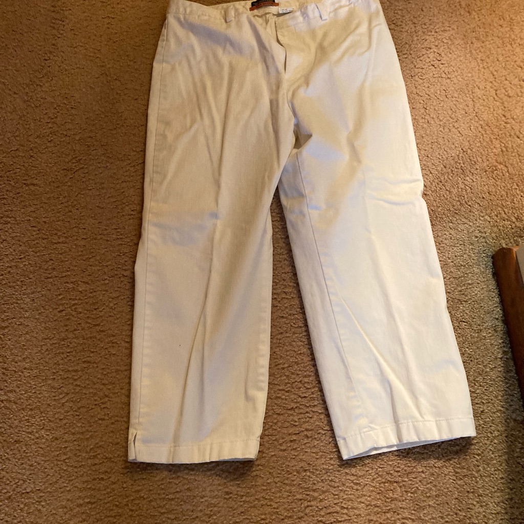 Docker White Capris